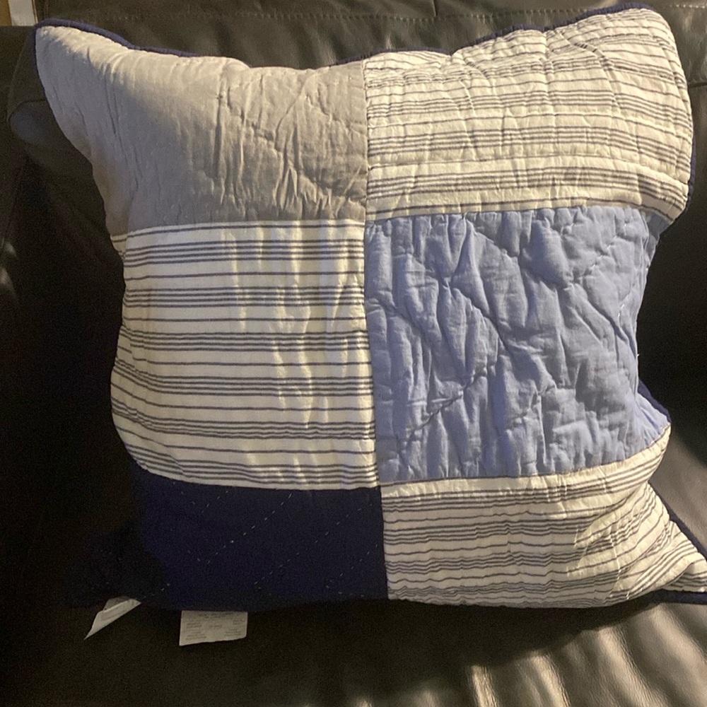 pottery barn kids
PATCHWORK
HAND QUILTED EUROPEAN SHAM, 100% COTTON NWT